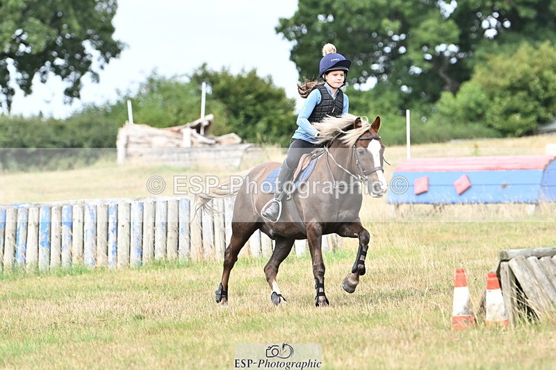 250821B-112132-00282 - Group C - Laraine