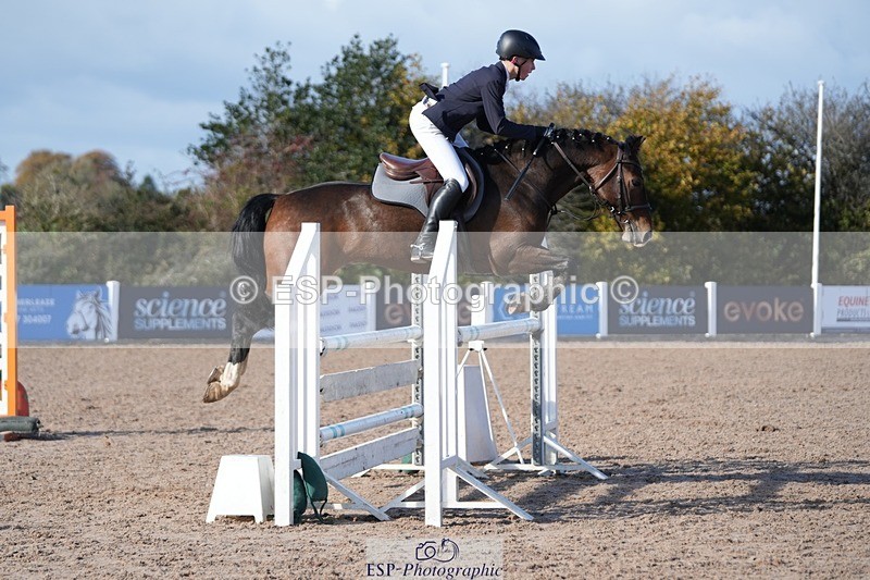 251025-133400-00557 - Cls 10 Pony Newcomers and 1m