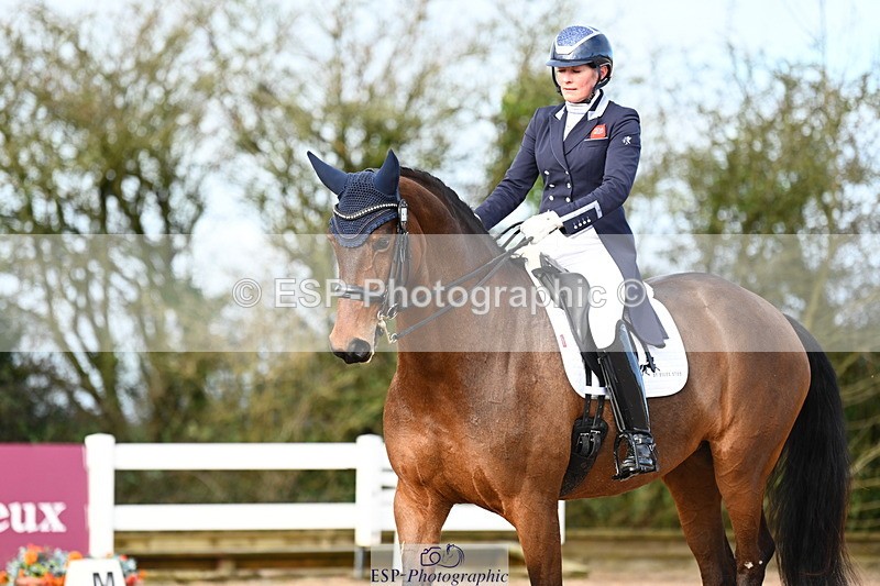 240218A-111149-06156 - 199-Nicola.Buchanan-St.Giles.flamboyant