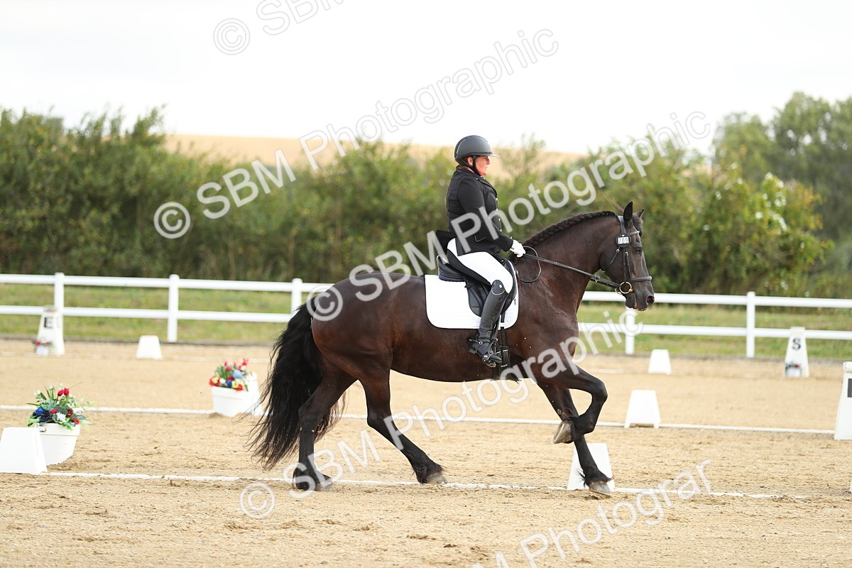 SBM_015048 - Class 13 - Novice 23 - 8,30-9.33