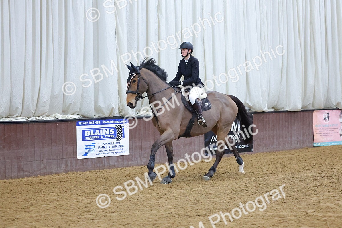 1I0A4727 - Class 9 - Senior Newcomers/ 1.10m Open