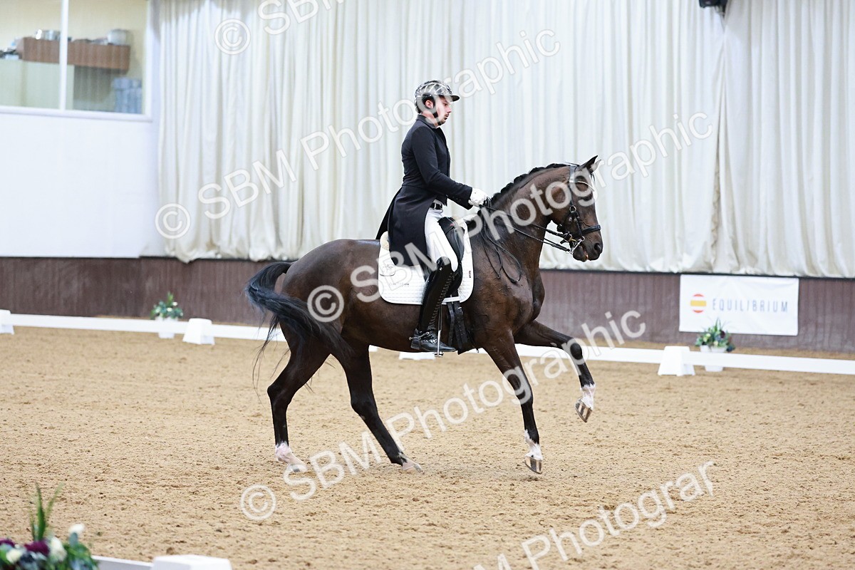 SBM_016672 - Class 5 - FEI INT II - 17.24-18.20