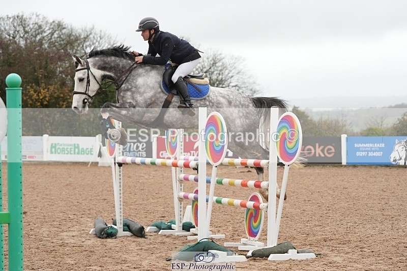 251109-112058-03529 - Cls 20 Newcomers and 1.10m Open