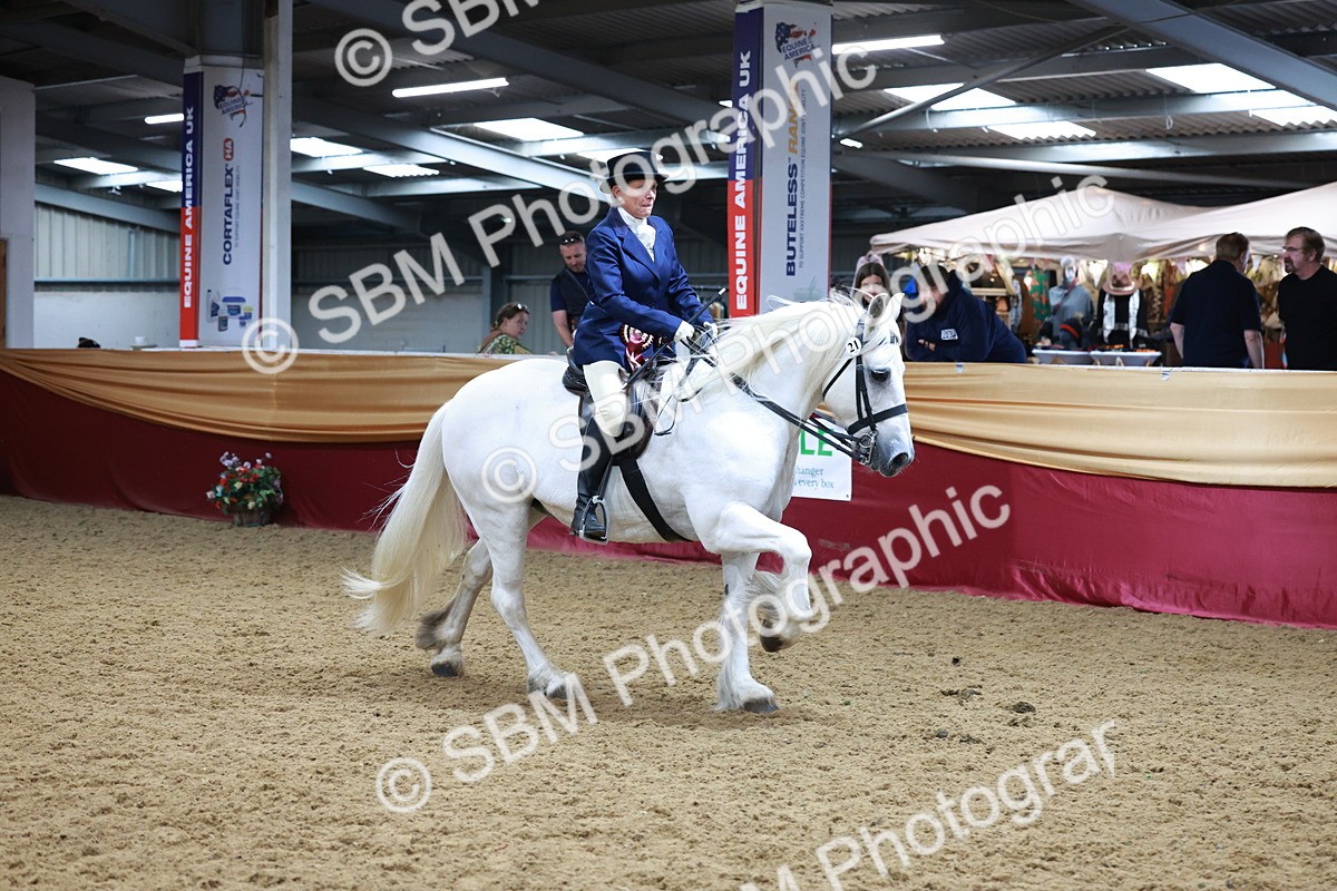 SBM_18942 - Class 952 - M&M Ridden Supreme Final