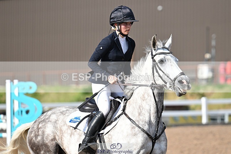 260627-180611-05939 - Cls 27 Foxhunter and 1.10m