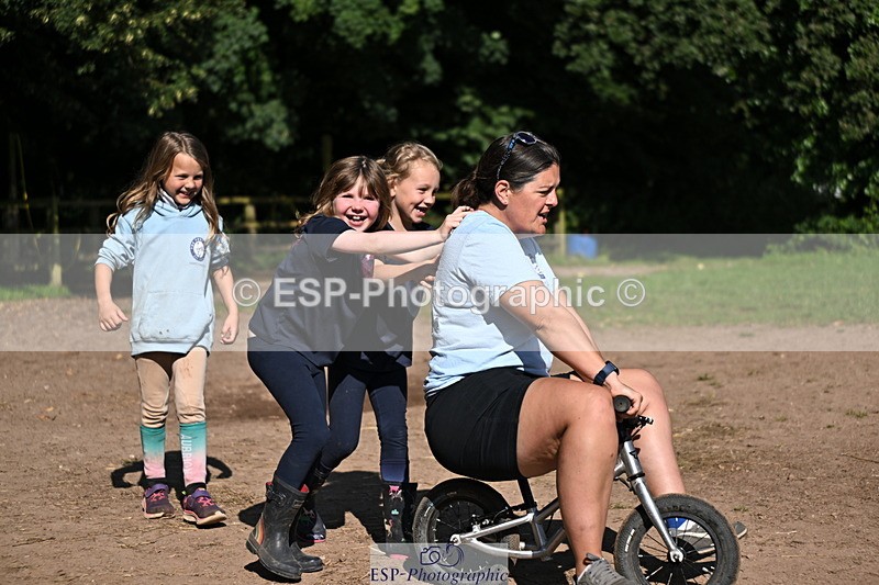 240729B-093121-01805 - Monday Stable Shots