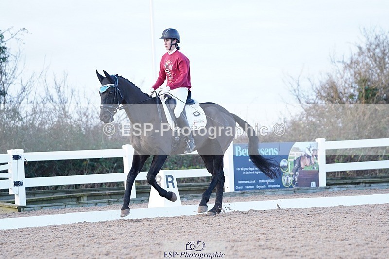 241214-154918-02248 - 131-Alys.Matravers-DARGASONS.MOON.SHADOW