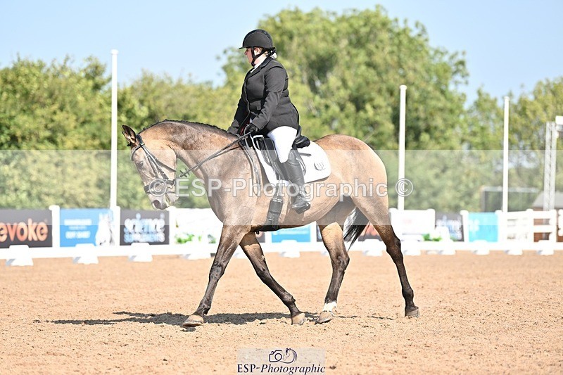 250816-105513-03244 - 093-Jocelyn.GilmoreSpring.lily