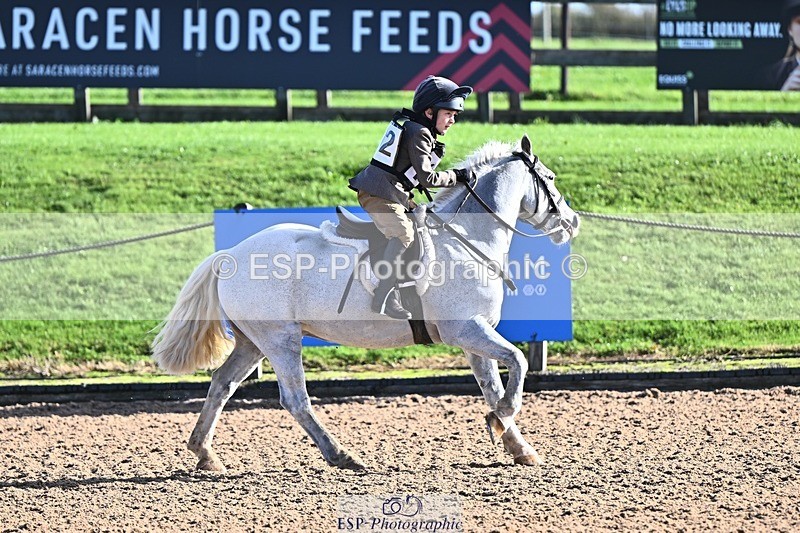 261027-113745-00064 - Clear Round and 60cm