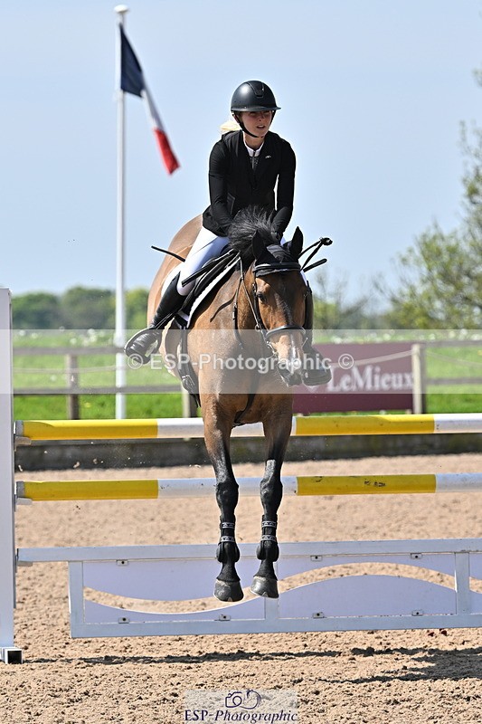 240509A-113755-01239 - Cls 9 Snr 1.20m Open