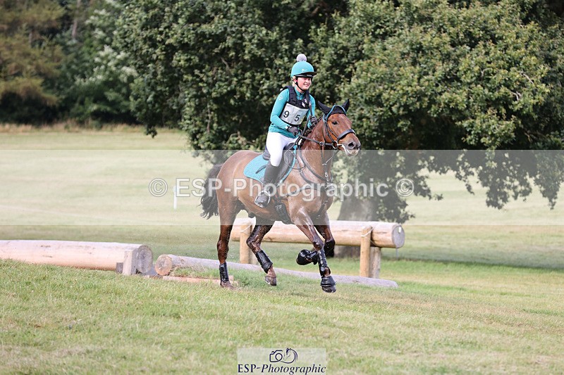 240825X-171203-37878 - 80cm XC 16.30 to 17.30