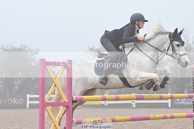 251115-124004-01039 - Cls 10 Pony Foxhunter and 1.10m Open