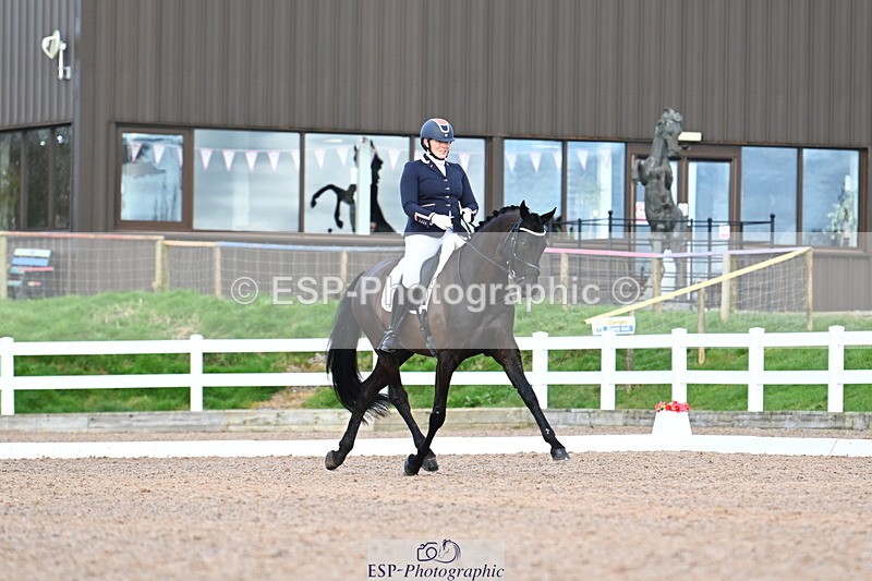 240218A-150954-09018 - 193-SARAH.RIDD-FIRST.KISS