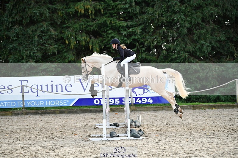 251004A-145950-01618 - Classes 8 & 9 70cm