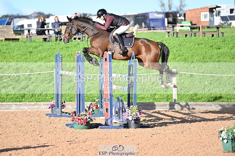 231014A-182143-06490 - Cls 21 National 1.30 & 1.40m Open