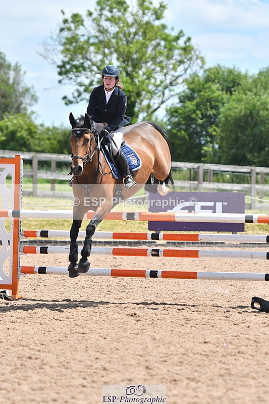 240609A-132643-05647 - Cls 18 Snr Newcomers and 1.10m Open