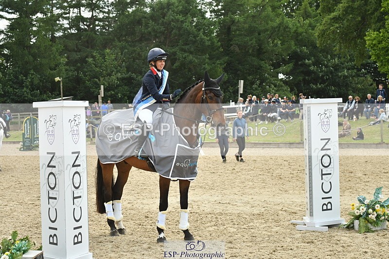 250525A-160918-18877 - Presentations Section C CCI 2 Star Long