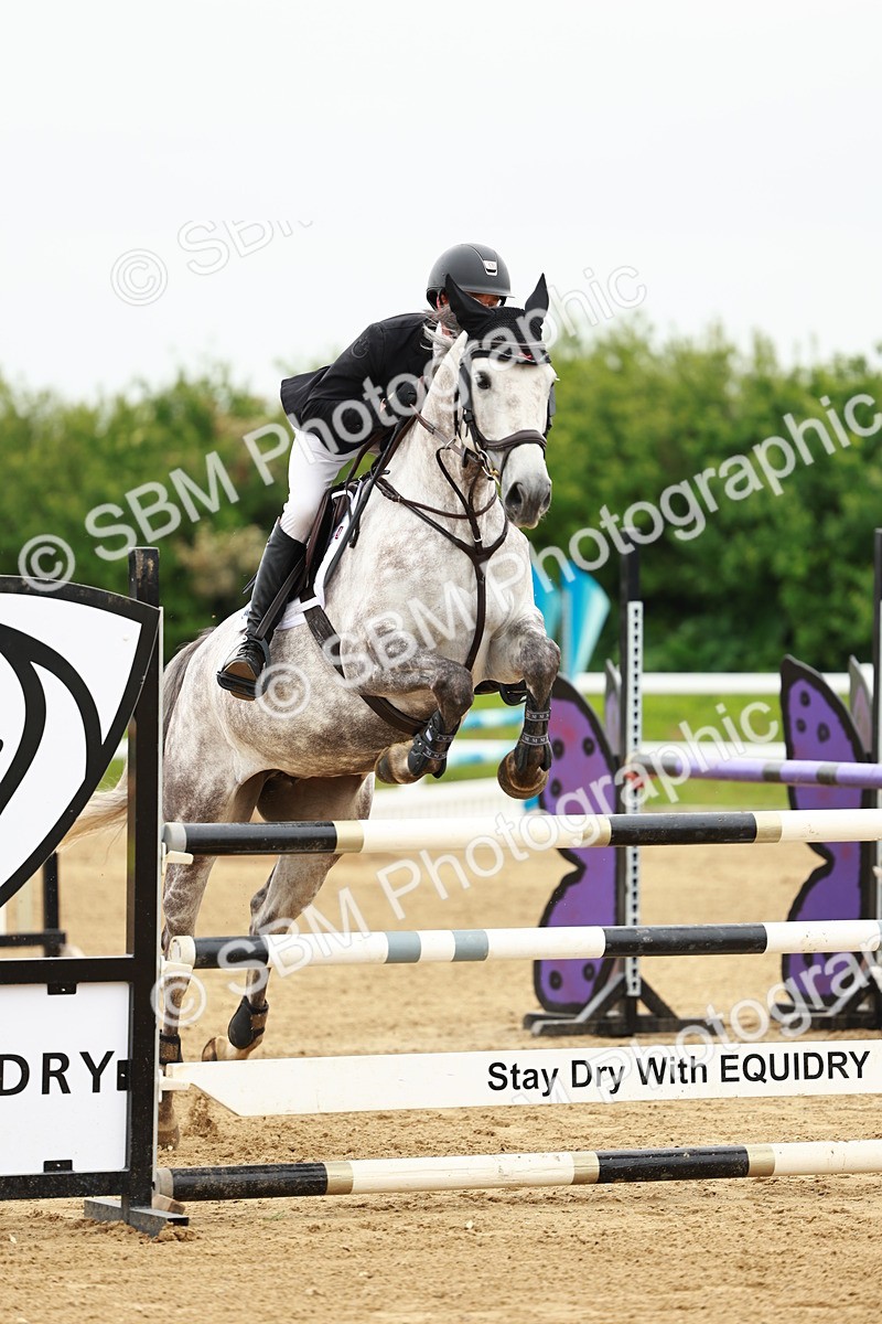 SBM_001014 - Class 4 - Senior Newcomers - 1.10m