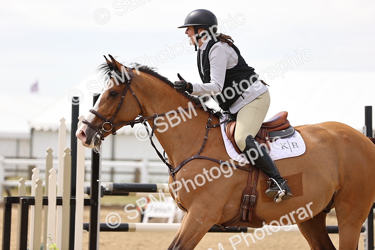 SBM_009669 - Class 8 - Senior Newcomers - 1.10  Open