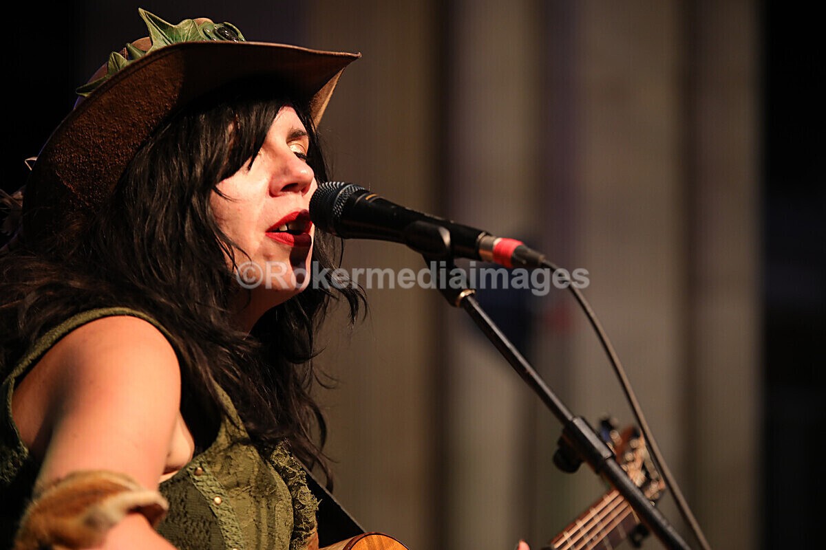 FOLK N BLUES-373 - FOLK and BLUES SEPT 2022