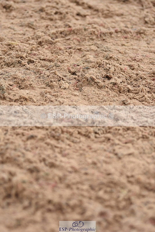 230902A-112926-00601 - Cls 8 1.05m Amateur Quali