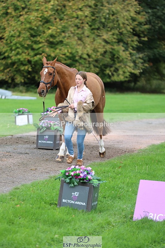 251026A-113839-25584 - G-513-Mimi.van.Ufford