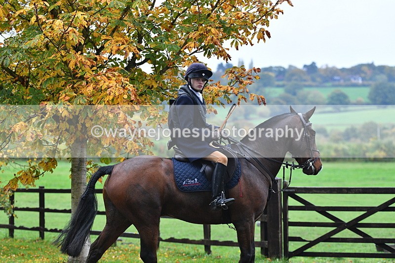 WJ5_6131 - B&B walk back for Hunt Tea !