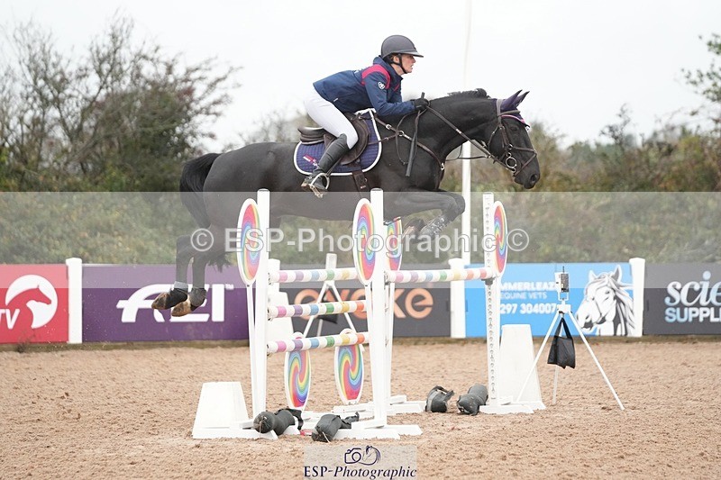 251107-132223-01136 - Cls 6 Foxhunter and 1.20m Open
