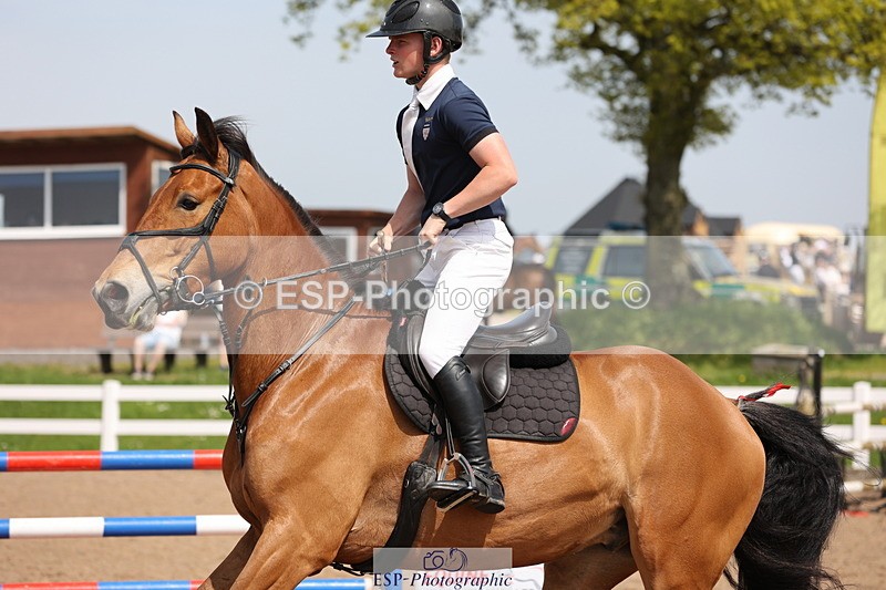 240510A-145643-07934 - Cls 17 1.05m National Am Quali