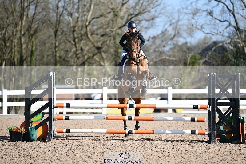 250330-102318-06091 - Cls 32 British Novice and 90cm