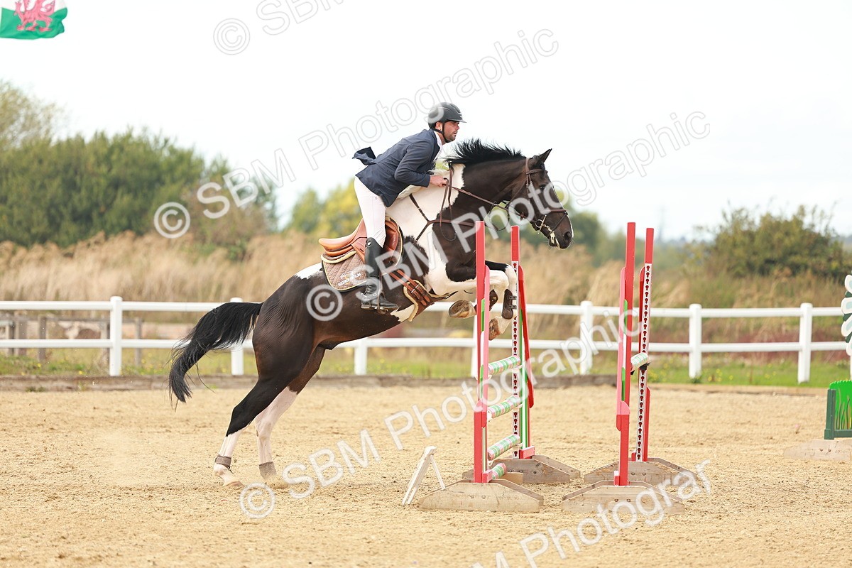 SBM_001629 - Class 4 - Senior Newcomers - 1.10m