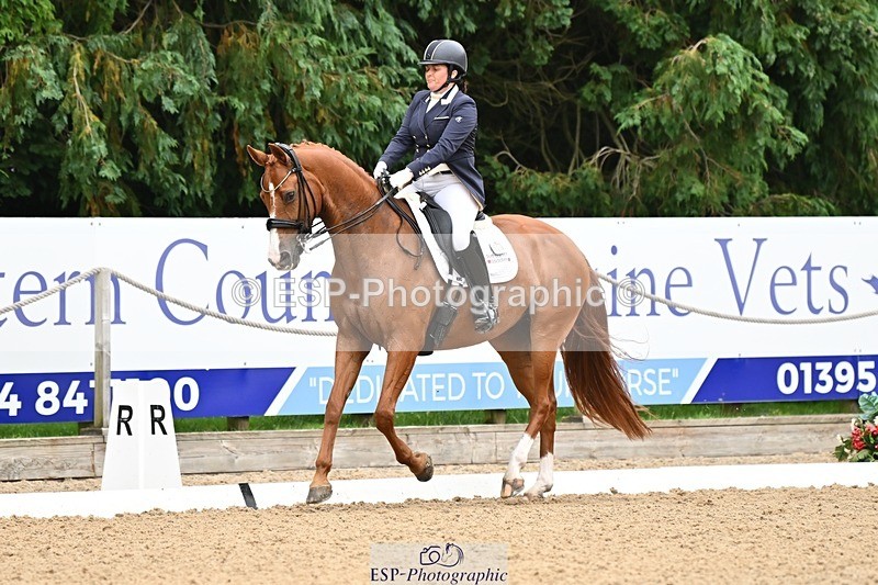 240811-103231-04765 - 156-Stacey.Escrig-Joie.De.Vivre