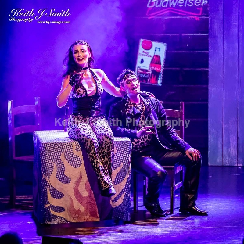 7KJS0028 - Ambition show team