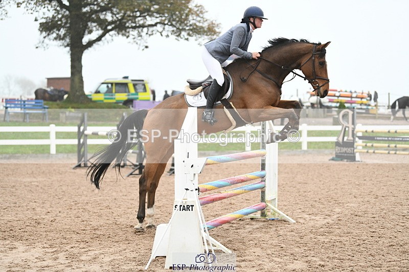 241103A-112426-07784 - SUN Cls 21 Snr Newcomers and 1.10m Open