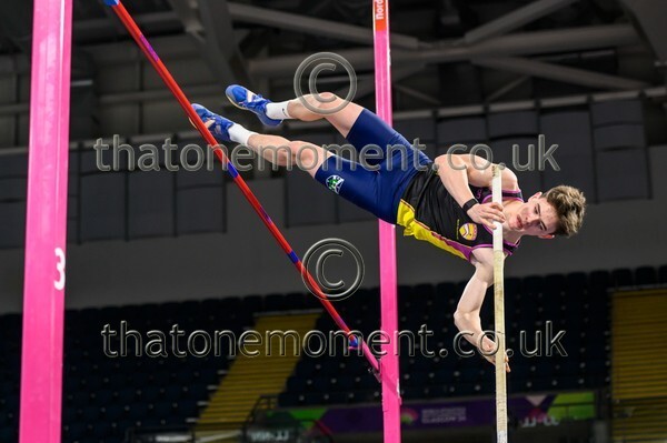 AgeInd25SUN-914059 - Field Male