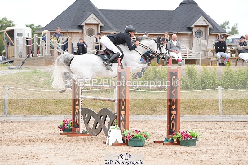 250718-113944-10073 - Cls 2, 3 Star Small Tour Break til End