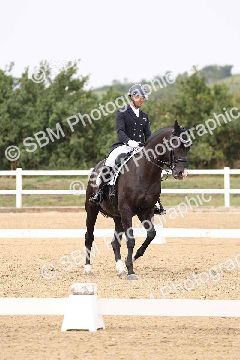 SBM_007627 - Class 9 - FEI INT I - 14.57-15.45