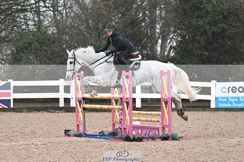 251205-124802-00534 - Cls 7 Snr Newcomers and 1.10m
