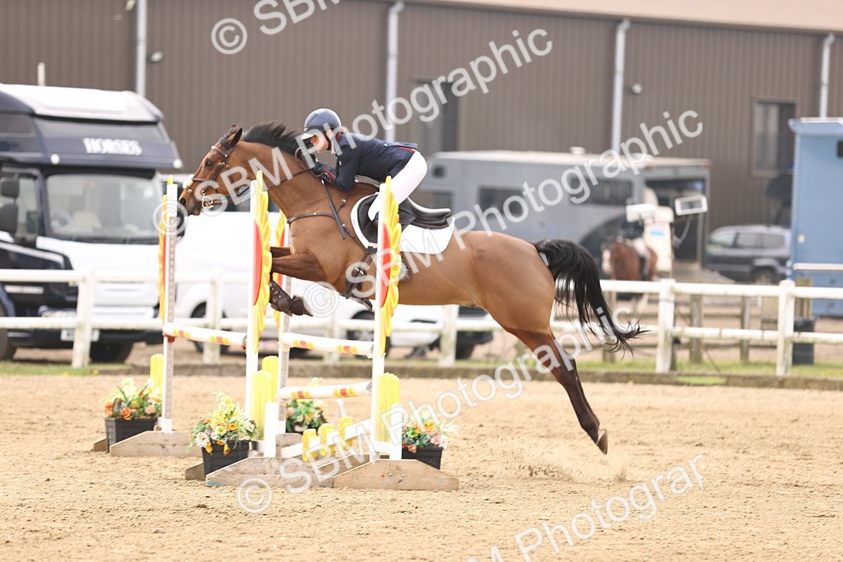  - Class 15 - Senior British novice - 90cm