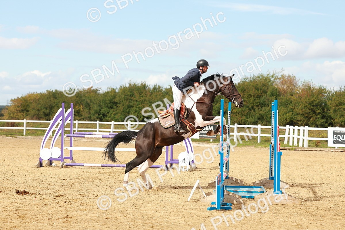 SBM_001642 - Class 4 - Senior Newcomers - 1.10m
