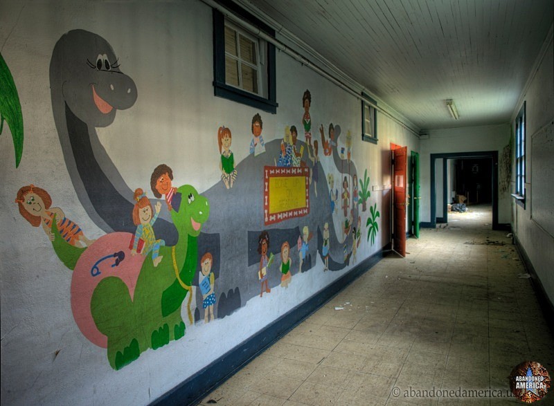 Abandoned emementary school - Matthew Christopher's Abandoned America