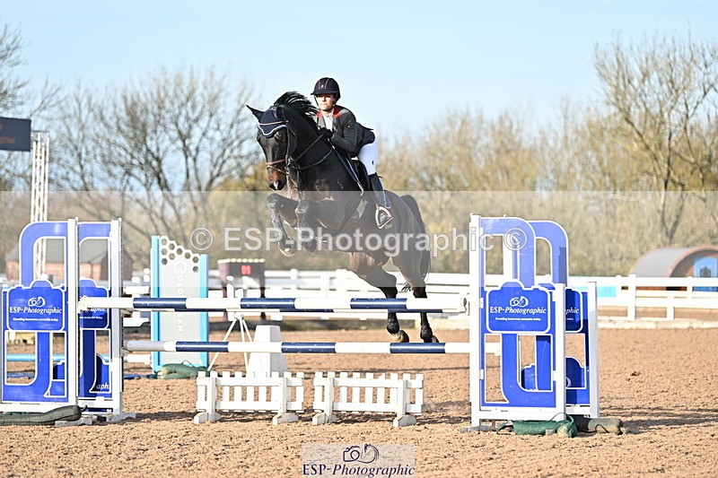 241113A-141612-00833 - Cls 05A&B Snr Fox & 1.20m Open