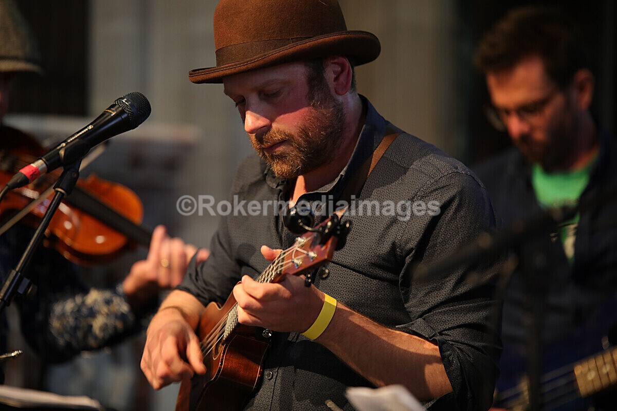 FOLK N BLUES-181 - FOLK and BLUES SEPT 2022