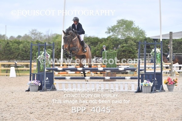 BPP_4045 - CLASS 4 Senior BritiNovice/ 90cm Open