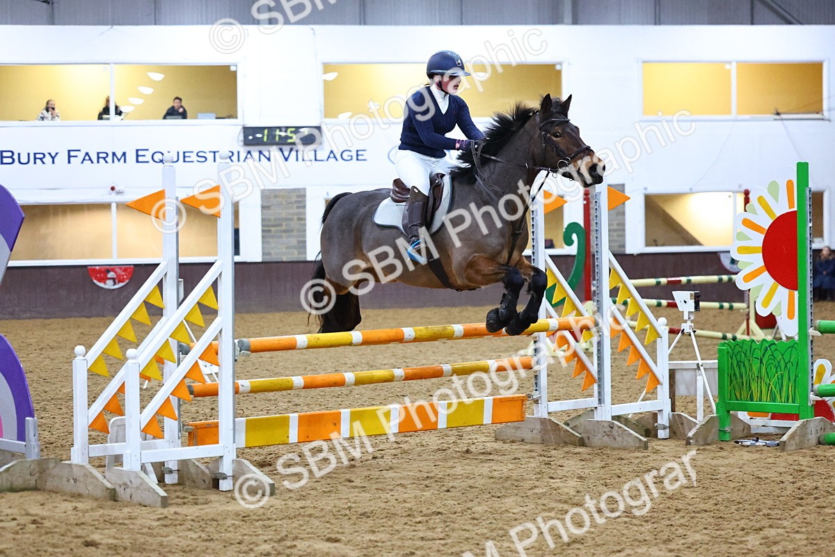 SBM_002596 - Class 6 - Holly & Ivy Stakes - 90cm