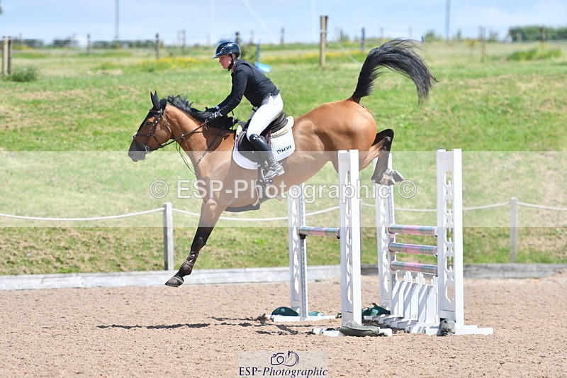 240609A-123259-05216 - Cls 18 Snr Newcomers and 1.10m Open