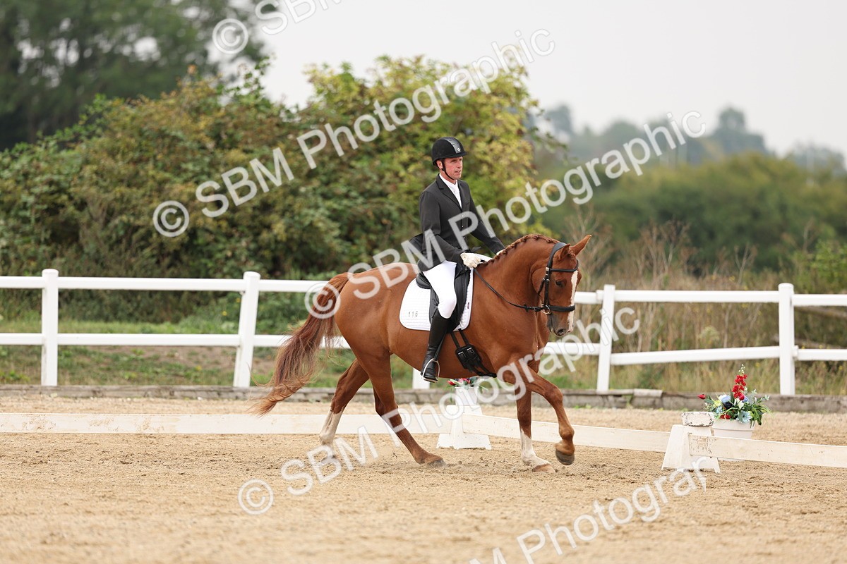 SBM_01554 - Class 9 - Novice 27 Champs