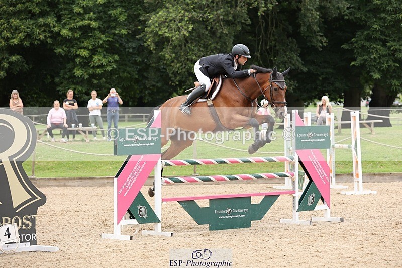 240817-142243-01861 - 05A Snr Newc