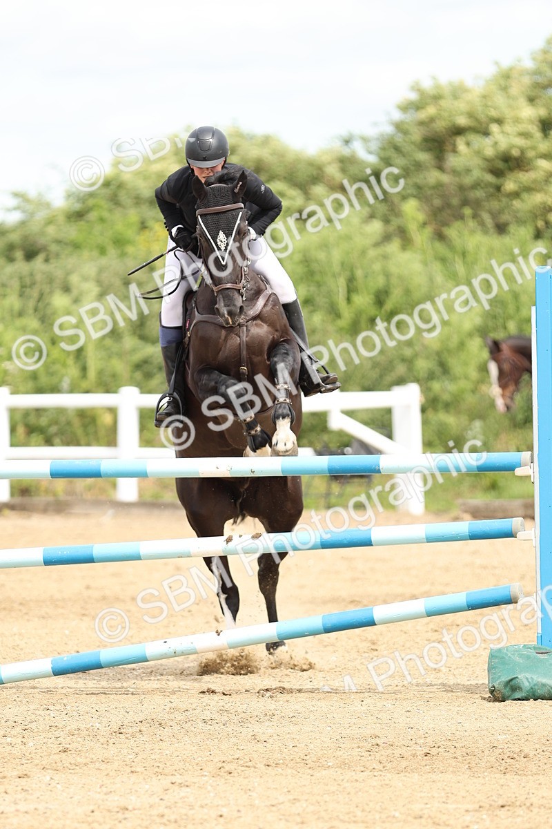 SBM_001093 - Class 4 - Senior Newcomers - 1.10m