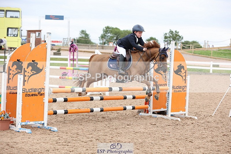 240630A-181800-16373 - Cls 28 Stepping Stones 128cm + 138cm